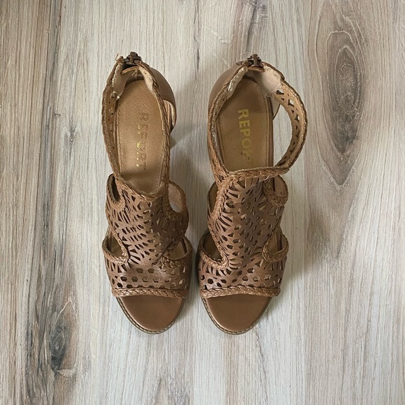 Peep toe cut out heels by Report - Picture 3 of 6